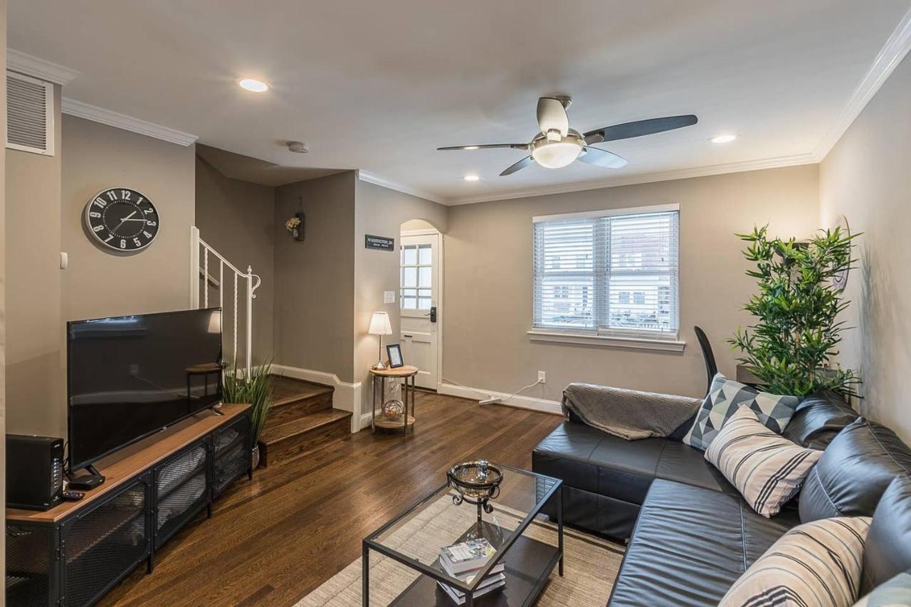 Beautiful 3Br 2Ba House With Cozy Backyard By Cozysuites Alexandria Esterno foto