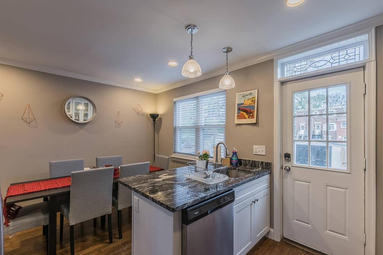 Beautiful 3Br 2Ba House With Cozy Backyard By Cozysuites Alexandria Esterno foto