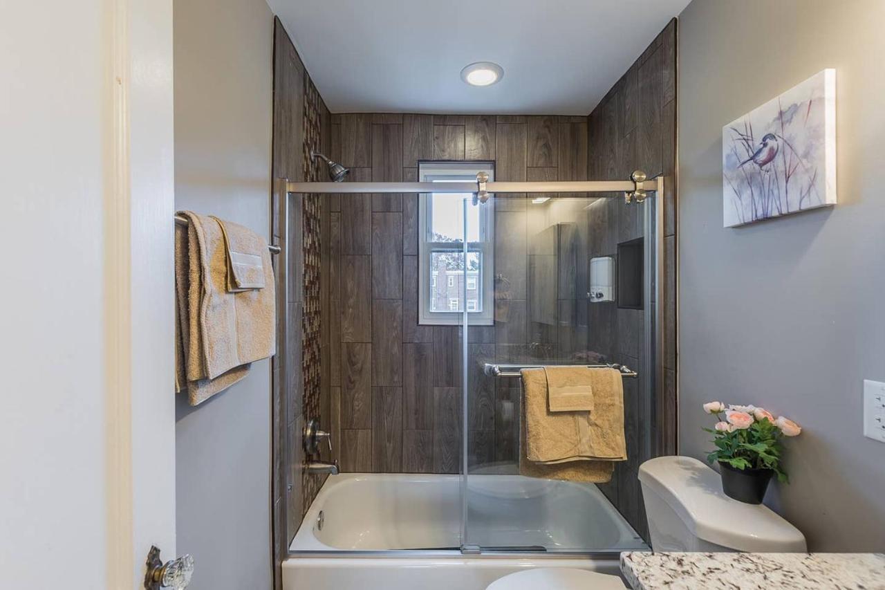Beautiful 3Br 2Ba House With Cozy Backyard By Cozysuites Alexandria Esterno foto